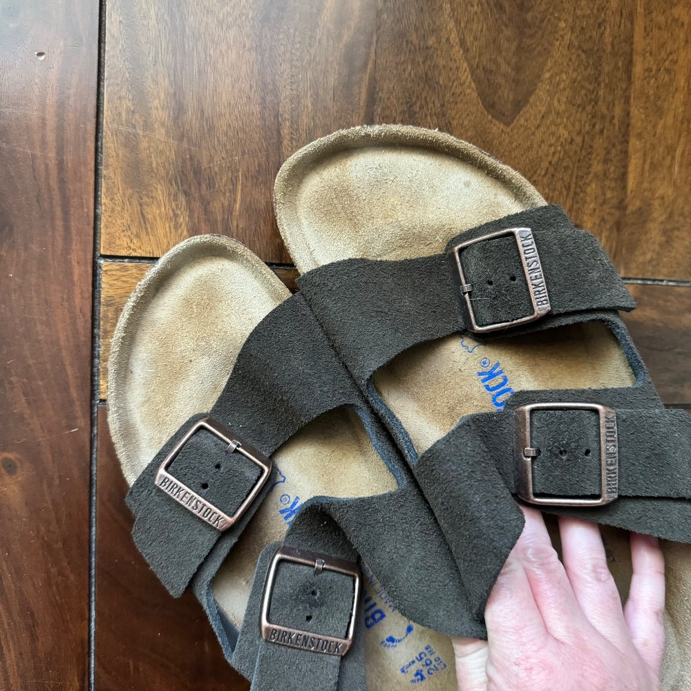Birkenstock Arizona Suede Double Strap Sandals in Dark Brown 41 Narrow - Picture 2 of 6